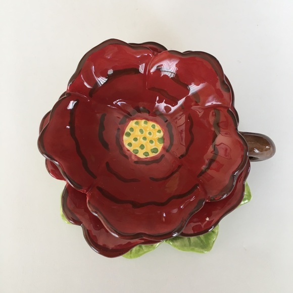 Cracker Barrel Family Traditions Ceramic Red Flower Tealight Holder - Picture 2 of 12